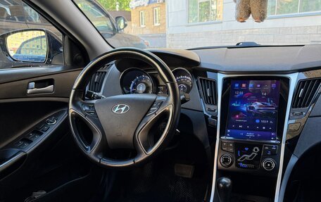 Hyundai Sonata VI, 2011 год, 1 300 000 рублей, 11 фотография