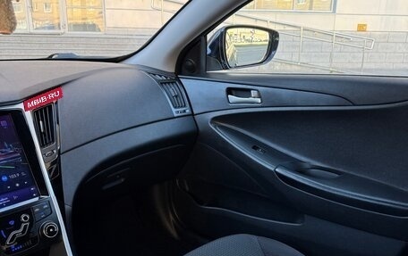 Hyundai Sonata VI, 2011 год, 1 300 000 рублей, 12 фотография