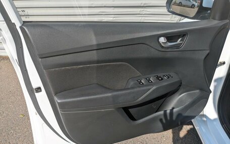 Hyundai Solaris II рестайлинг, 2022 год, 1 665 000 рублей, 5 фотография