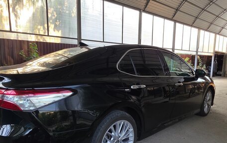 Toyota Camry, 2019 год, 3 200 000 рублей, 4 фотография