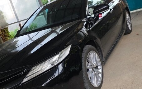 Toyota Camry, 2019 год, 3 200 000 рублей, 2 фотография