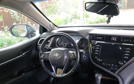 Toyota Camry, 2019 год, 3 200 000 рублей, 9 фотография