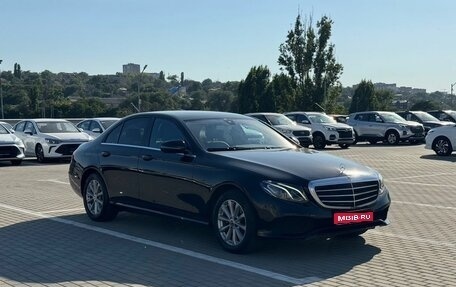 Mercedes-Benz E-Класс, 2019 год, 1 890 000 рублей, 1 фотография
