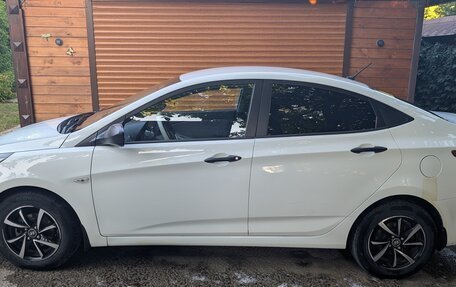Hyundai Solaris II рестайлинг, 2012 год, 980 000 рублей, 4 фотография