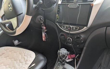 Hyundai Solaris II рестайлинг, 2012 год, 980 000 рублей, 9 фотография