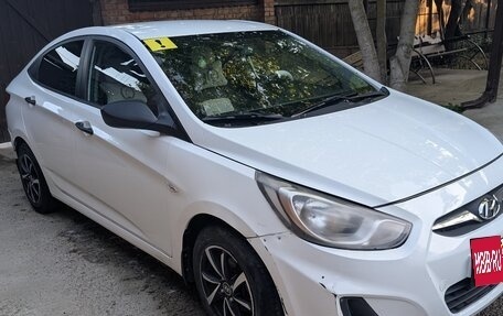 Hyundai Solaris II рестайлинг, 2012 год, 980 000 рублей, 5 фотография