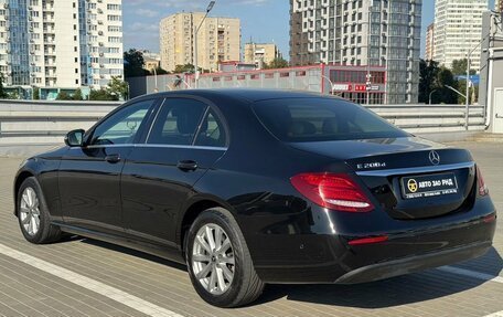 Mercedes-Benz E-Класс, 2019 год, 1 890 000 рублей, 4 фотография