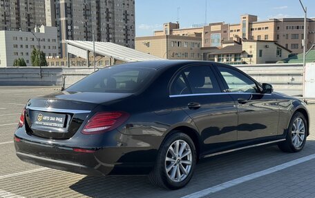 Mercedes-Benz E-Класс, 2019 год, 1 890 000 рублей, 3 фотография