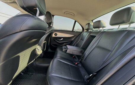 Mercedes-Benz E-Класс, 2019 год, 1 890 000 рублей, 18 фотография