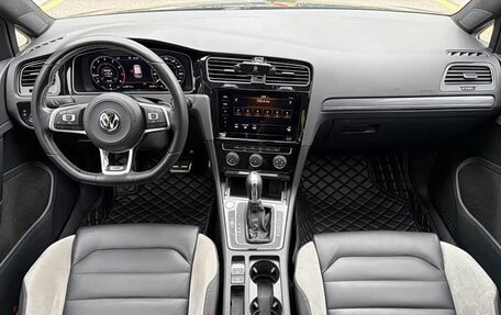 Volkswagen Golf VII, 2020 год, 1 409 000 рублей, 8 фотография