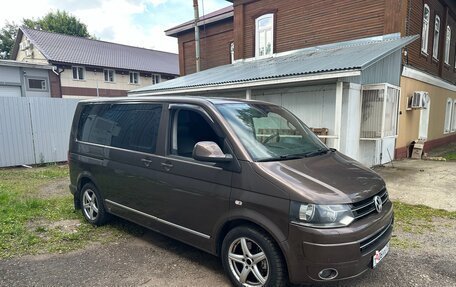 Volkswagen Multivan T5, 2010 год, 2 100 000 рублей, 2 фотография