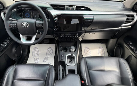 Toyota Hilux VIII, 2016 год, 2 900 000 рублей, 10 фотография