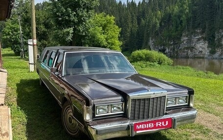 Lincoln Town Car II, 1988 год, 1 200 000 рублей, 2 фотография