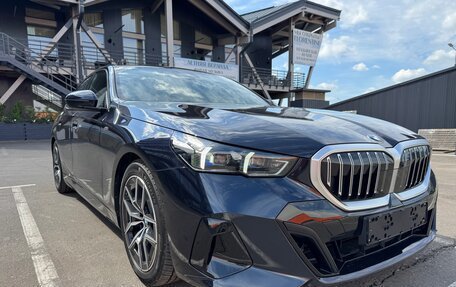 BMW 5 серия, 2024 год, 6 399 000 рублей, 3 фотография