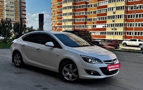 Opel Astra J, 2013 год, 630 000 рублей, 2 фотография