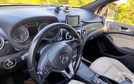 Mercedes-Benz B-Класс, 2014 год, 980 000 рублей, 2 фотография