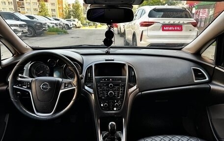 Opel Astra J, 2013 год, 630 000 рублей, 11 фотография