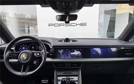 Porsche Macan, 2025 год, 15 640 000 рублей, 10 фотография