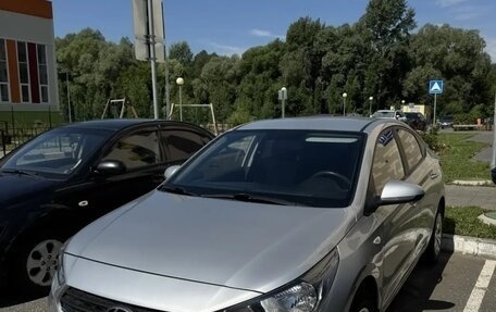 Hyundai Solaris II рестайлинг, 2019 год, 1 290 000 рублей, 1 фотография