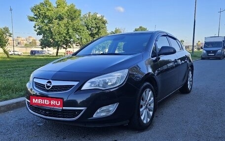 Opel Astra J, 2011 год, 435 000 рублей, 1 фотография