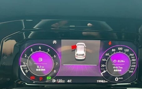 Volkswagen Golf VIII, 2023 год, 2 390 000 рублей, 13 фотография