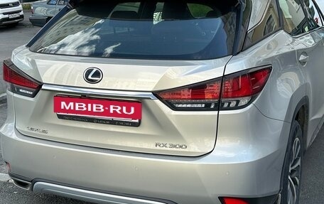 Lexus RX IV рестайлинг, 2020 год, 4 150 000 рублей, 2 фотография