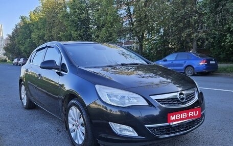 Opel Astra J, 2011 год, 435 000 рублей, 2 фотография