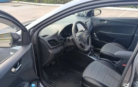 Hyundai Solaris II рестайлинг, 2021 год, 1 700 000 рублей, 5 фотография