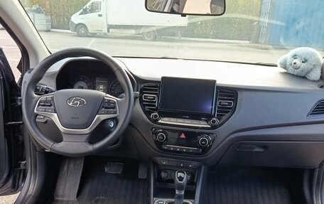 Hyundai Solaris II рестайлинг, 2021 год, 1 700 000 рублей, 12 фотография