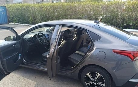 Hyundai Solaris II рестайлинг, 2021 год, 1 700 000 рублей, 11 фотография