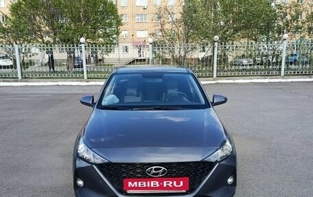 Hyundai Solaris II рестайлинг, 2021 год, 1 700 000 рублей, 6 фотография