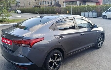 Hyundai Solaris II рестайлинг, 2021 год, 1 700 000 рублей, 8 фотография