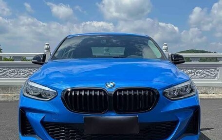 BMW 1 серия, 2021 год, 1 870 000 рублей, 2 фотография