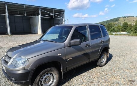 Chevrolet Niva I рестайлинг, 2016 год, 800 000 рублей, 2 фотография