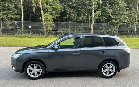 Mitsubishi Outlander III рестайлинг 3, 2013 год, 1 150 000 рублей, 6 фотография
