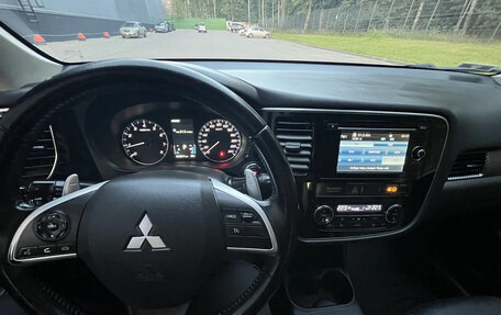 Mitsubishi Outlander III рестайлинг 3, 2013 год, 1 150 000 рублей, 11 фотография