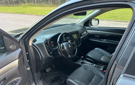 Mitsubishi Outlander III рестайлинг 3, 2013 год, 1 150 000 рублей, 10 фотография