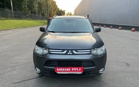 Mitsubishi Outlander III рестайлинг 3, 2013 год, 1 150 000 рублей, 8 фотография