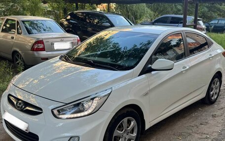 Hyundai Solaris II рестайлинг, 2014 год, 950 000 рублей, 2 фотография