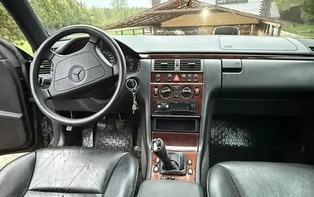 Mercedes-Benz E-Класс, 1998 год, 350 000 рублей, 9 фотография