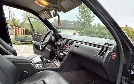 Mercedes-Benz E-Класс, 1998 год, 350 000 рублей, 10 фотография