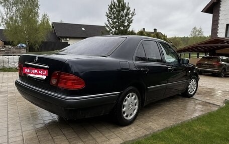 Mercedes-Benz E-Класс, 1998 год, 350 000 рублей, 4 фотография