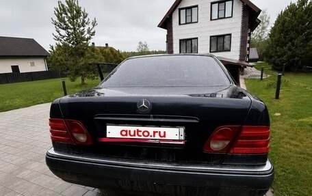 Mercedes-Benz E-Класс, 1998 год, 350 000 рублей, 6 фотография