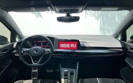 Volkswagen Golf VIII, 2023 год, 2 280 000 рублей, 9 фотография