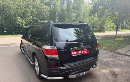 Toyota Highlander III, 2011 год, 2 100 000 рублей, 11 фотография
