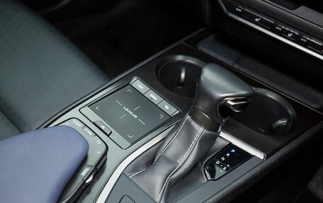 Lexus UX I, 2020 год, 3 500 000 рублей, 18 фотография