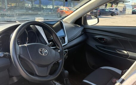 Toyota Yaris, 2020 год, 1 750 000 рублей, 8 фотография