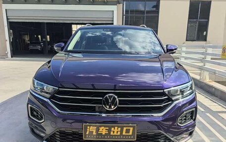 Volkswagen T-Roc I, 2023 год, 1 344 111 рублей, 2 фотография