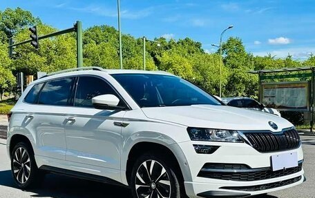 Skoda Karoq I, 2023 год, 2 130 000 рублей, 3 фотография