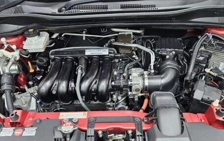 Honda Vezel, 2018 год, 1 900 000 рублей, 17 фотография